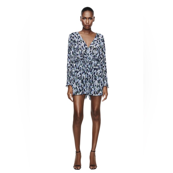 ZARA NWT Medium Printed Pleated Jumpsuit Romper V-neck Wrap Front Elastic Waist - Picture 5 of 9